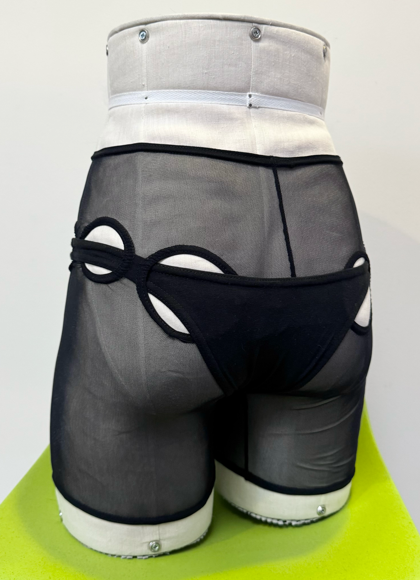 *SAMPLE* Black Linked Trunks, M