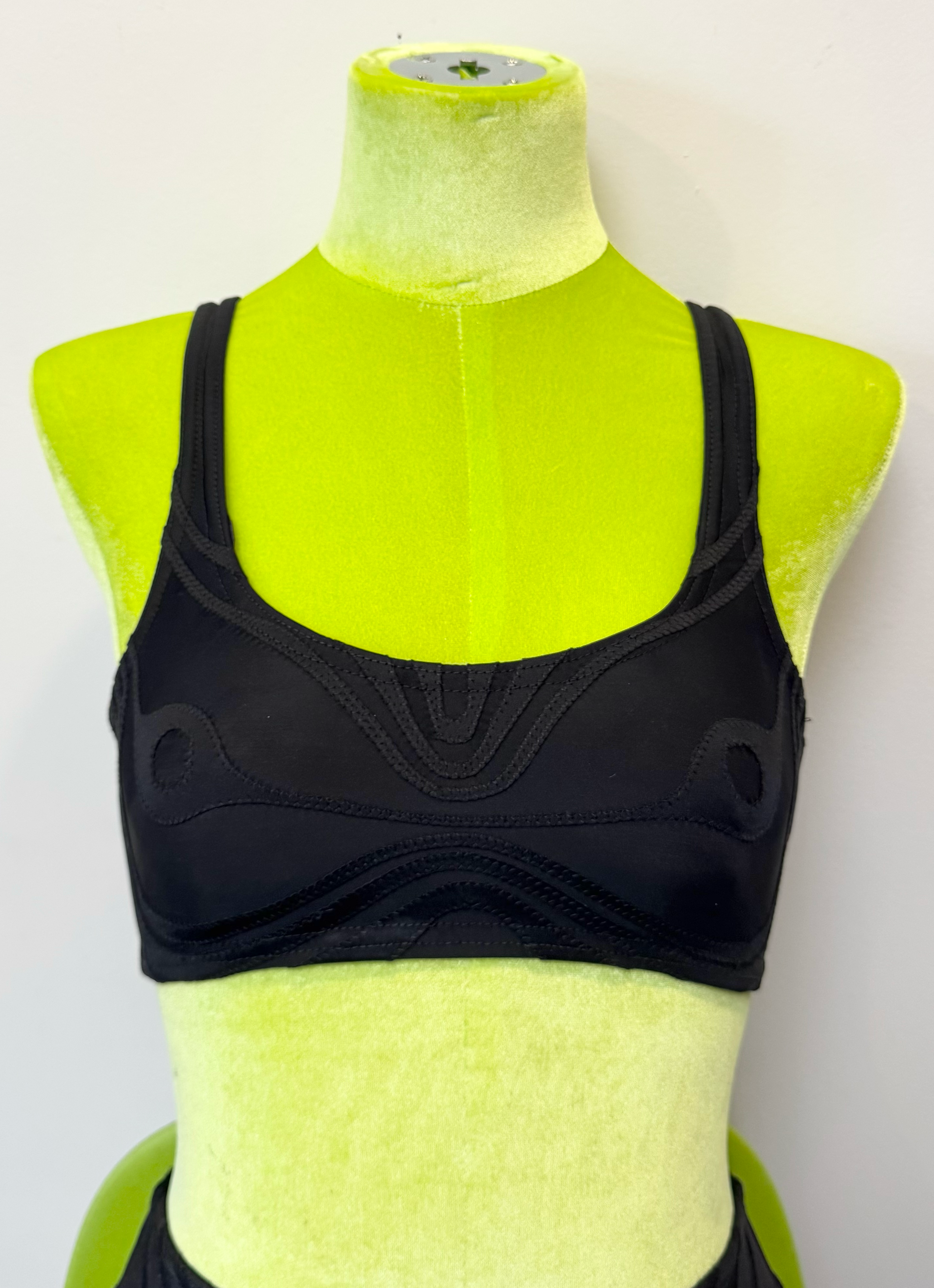 *SAMPLE* Black Form Bikini Top, S, less shiny – Covert Behavior